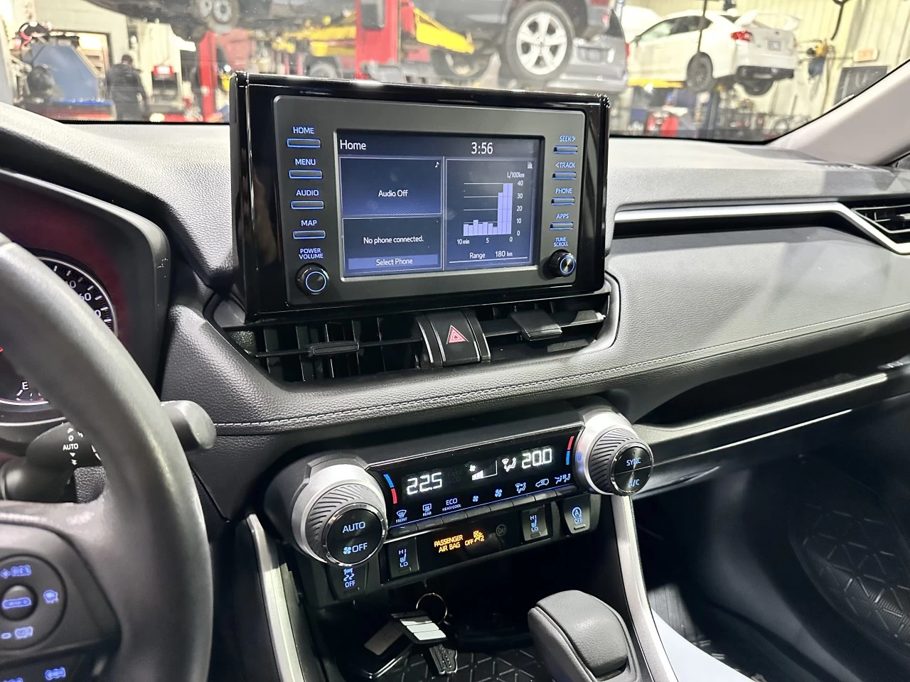 2022 Toyota RAV4 XLE AWD TOIT BAS KILO Main Image