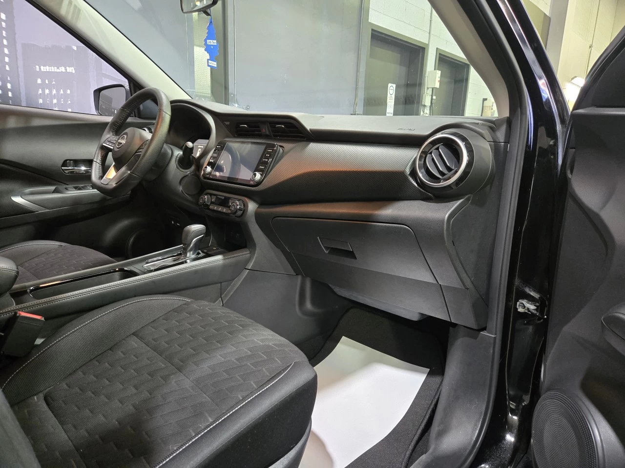 2022 Nissan Kicks SV Image principale