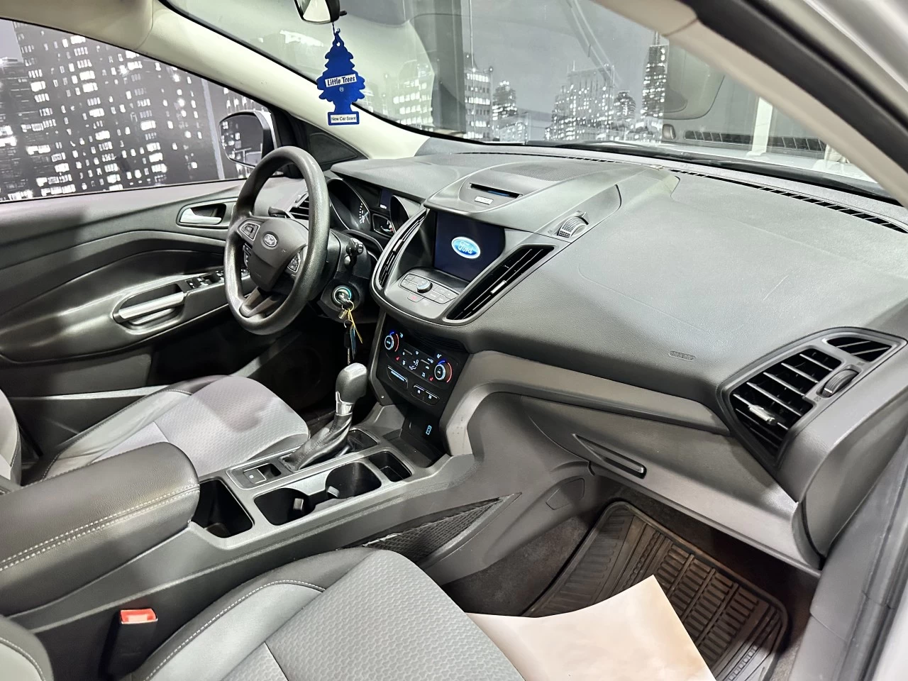2017 Ford Escape SE AWD Main Image
