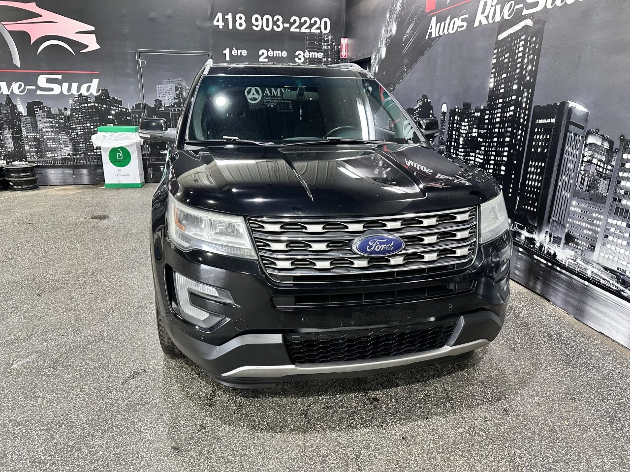 2017 Ford Explorer XLT AWD Main Image