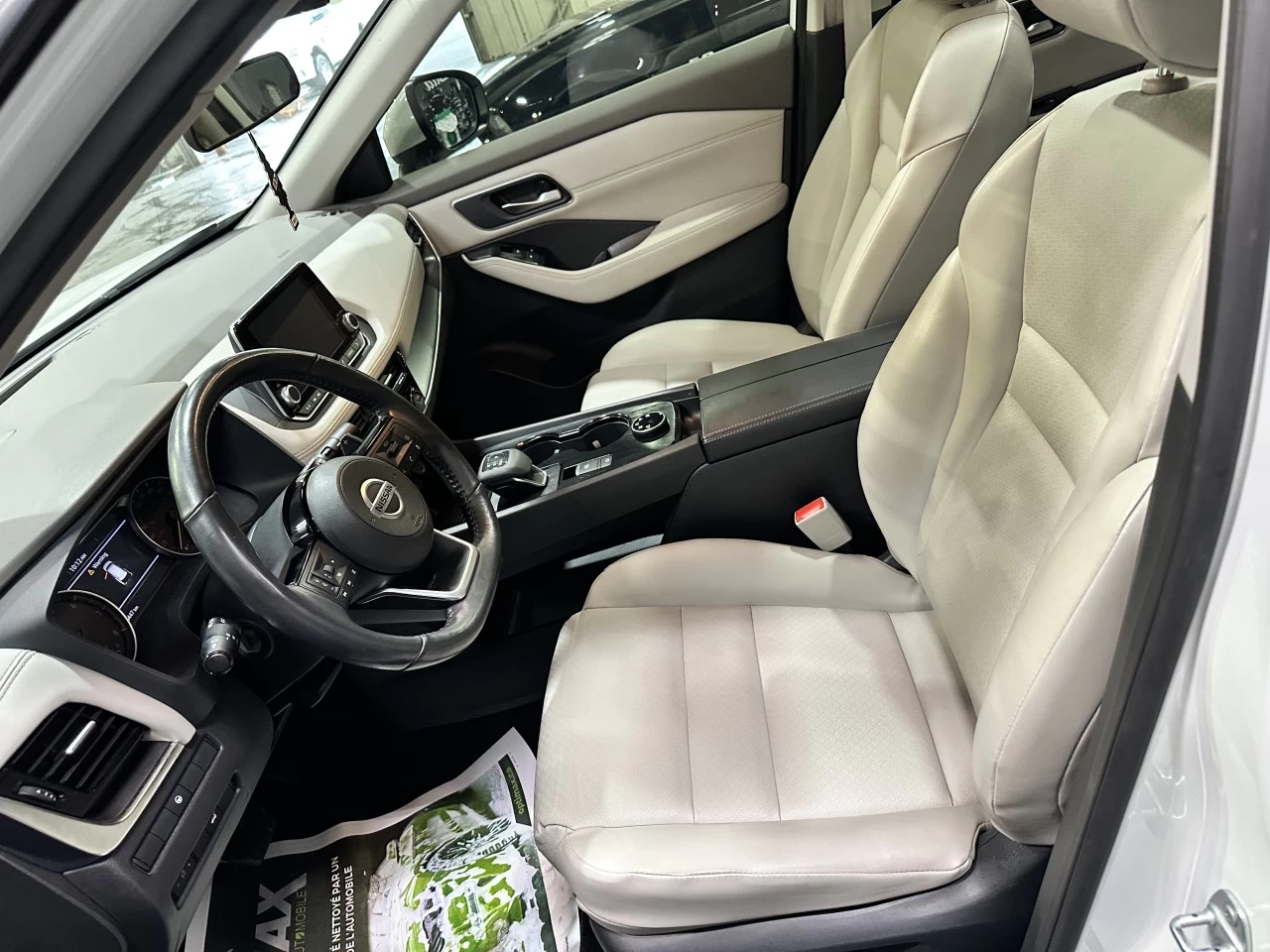 2021 Nissan Rogue SV PREMIUM AWD Image principale
