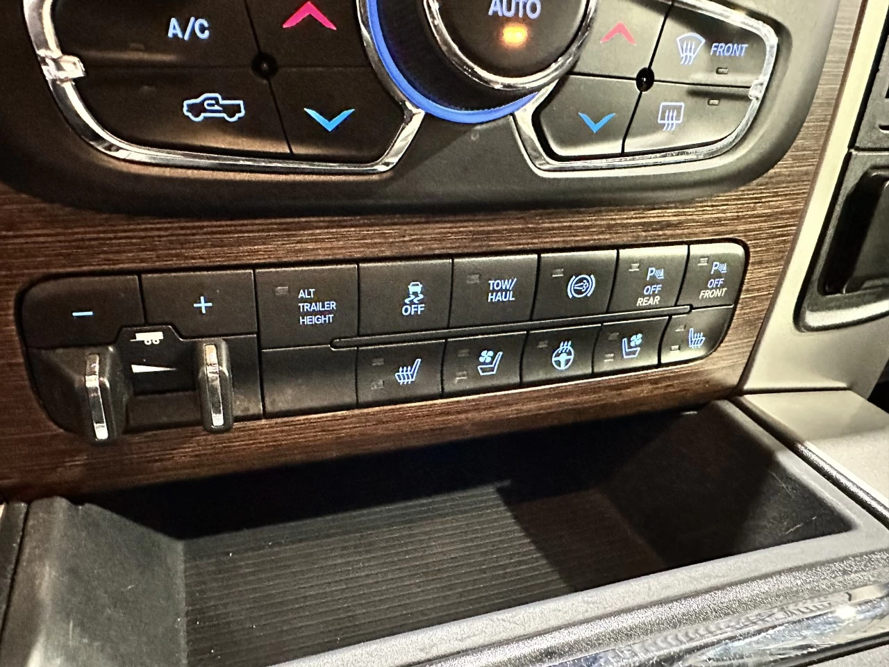 2017 Ram 3500 Laramie CUMMINS Image principale