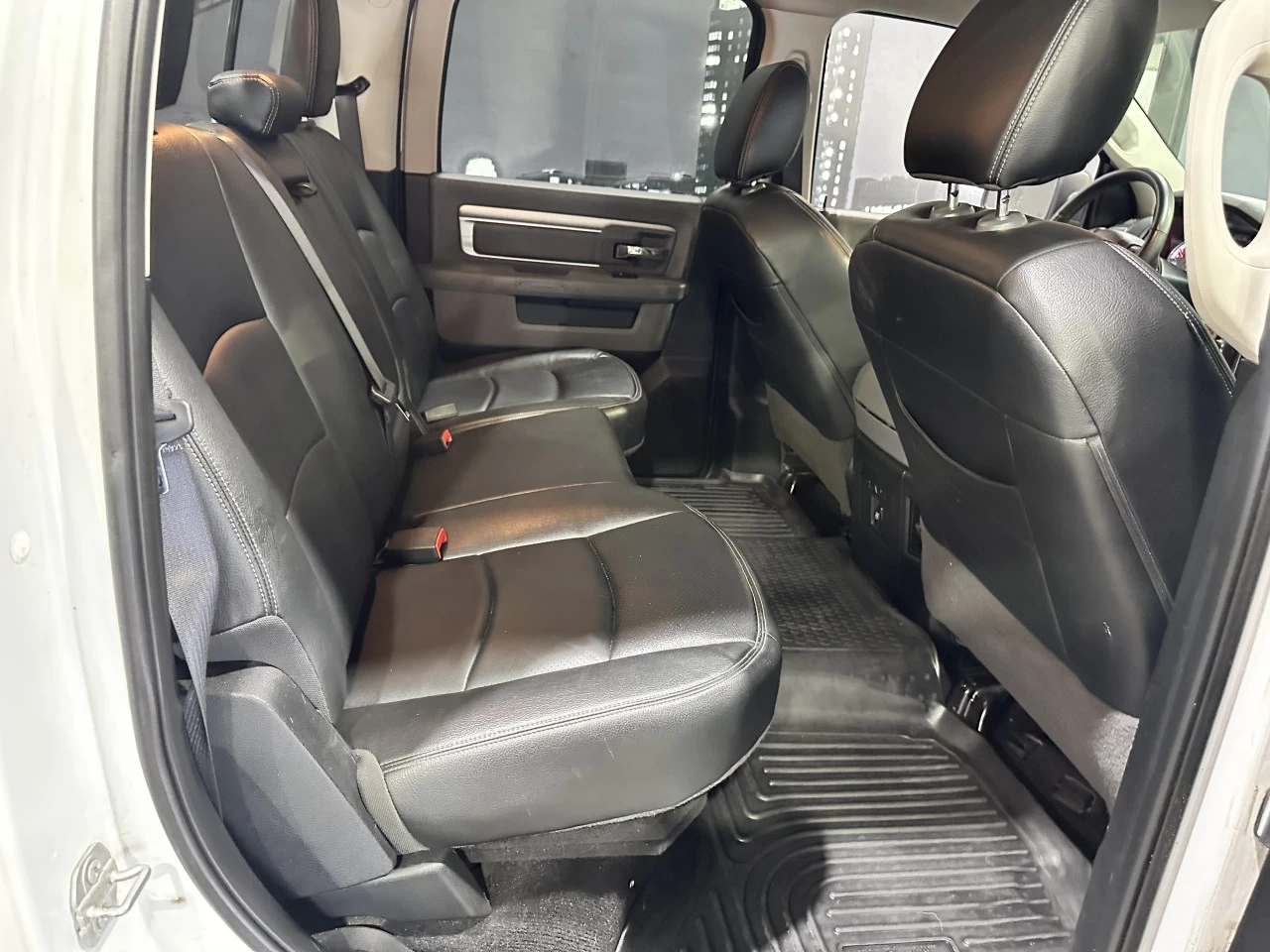 2018 Ram 1500 SLT ECODIESEL CUIR Image principale