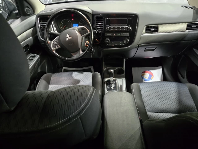 Mitsubishi Outlander ES AWD 2015