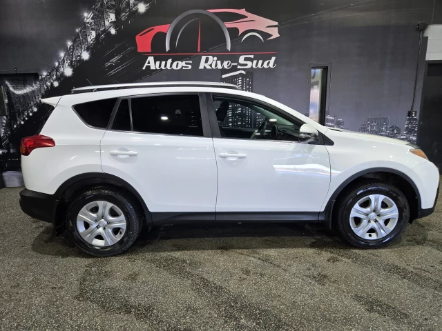 Toyota RAV4 LE AWD TRÈS PROPRE 2015