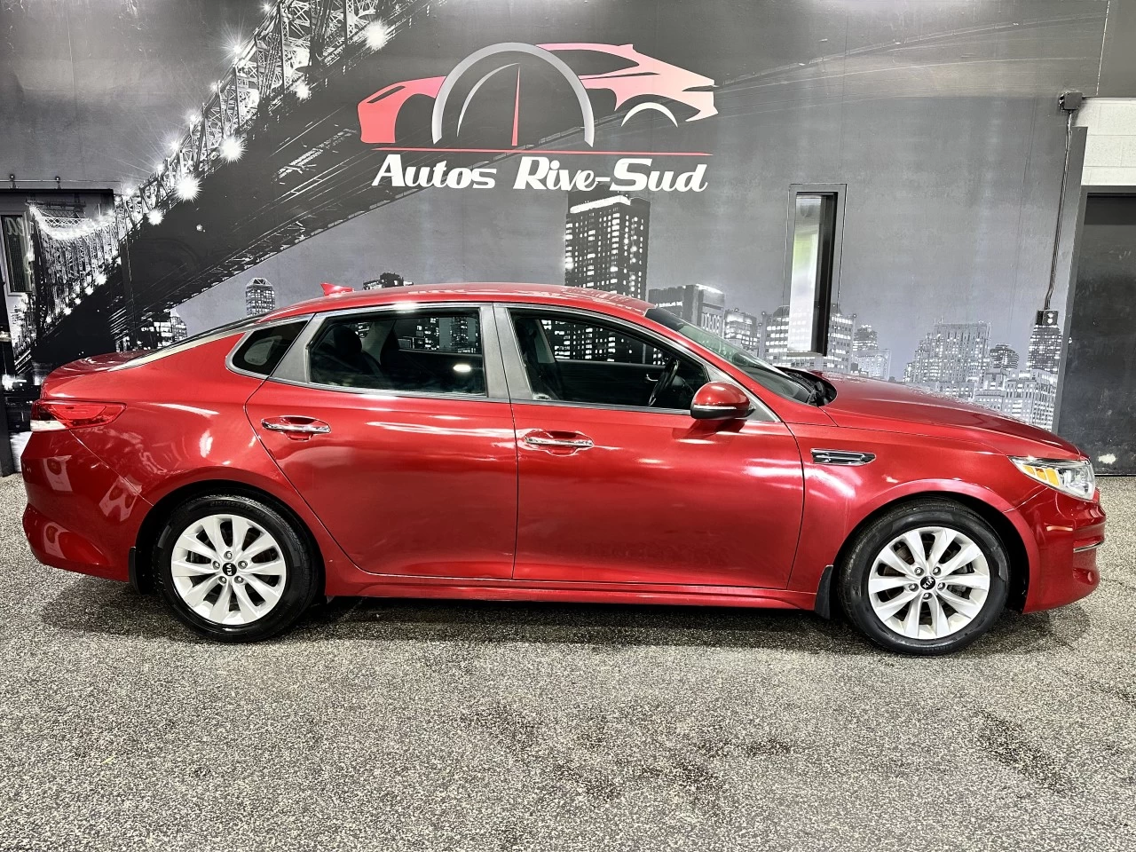 2016 Kia Optima LX+ AUTOMATIQUE Image principale