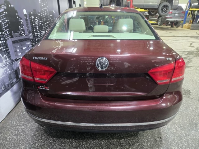 Volkswagen Passat Highline CUIR TOIT BAS KILO 2014