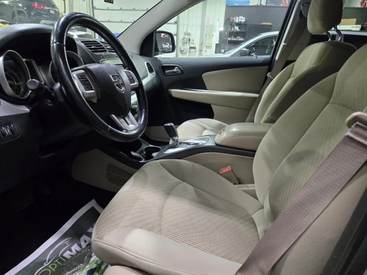 2011 Dodge Journey FWD 4dr SXT Main Image