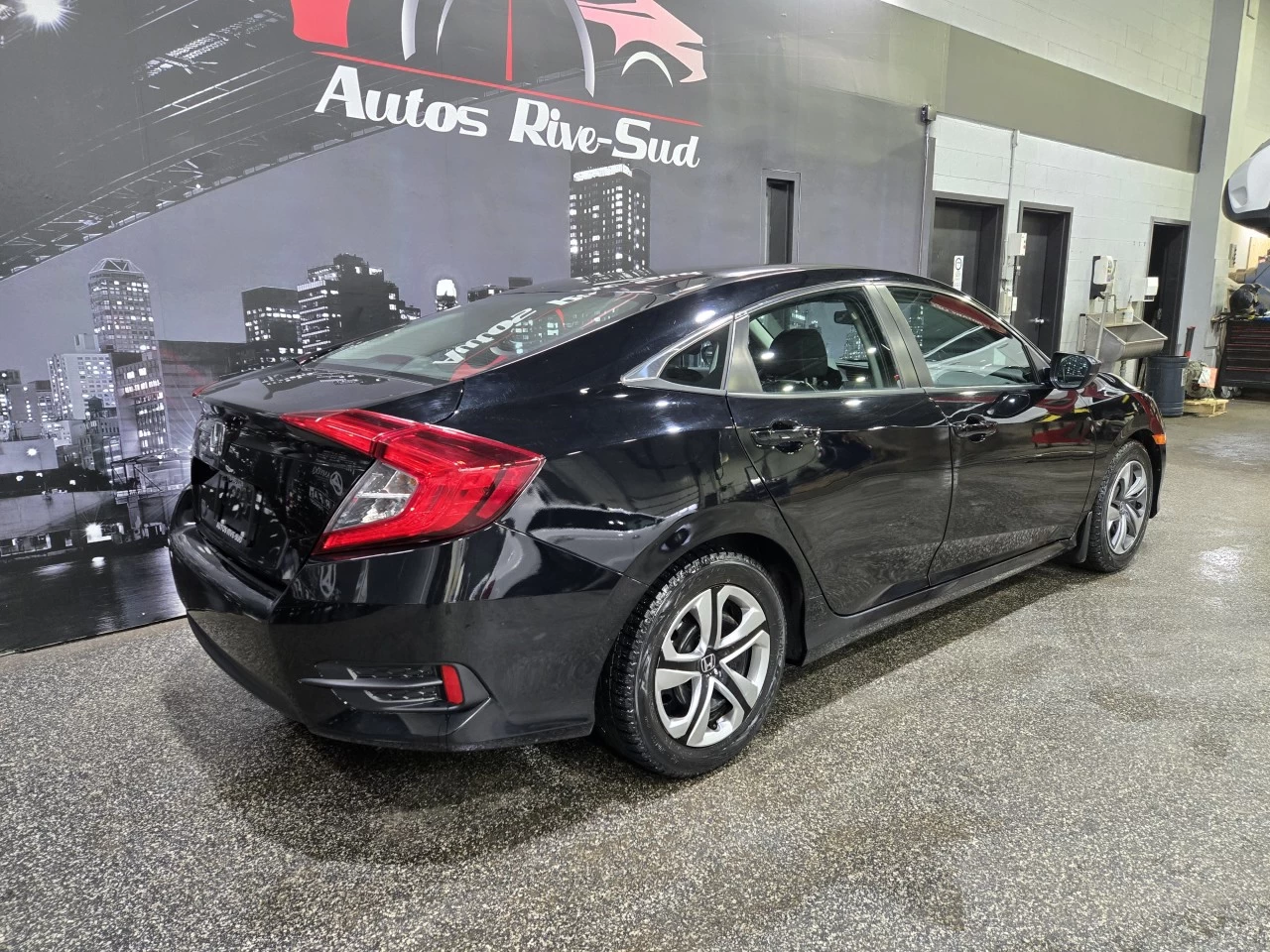 2018 Honda Civic LX BAS KILO Main Image