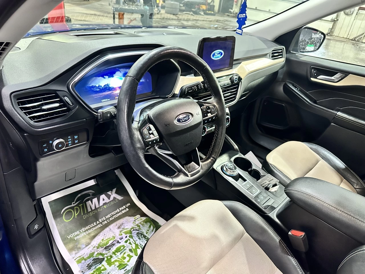 2022 Ford Escape Titanium Hybrid AWD Main Image
