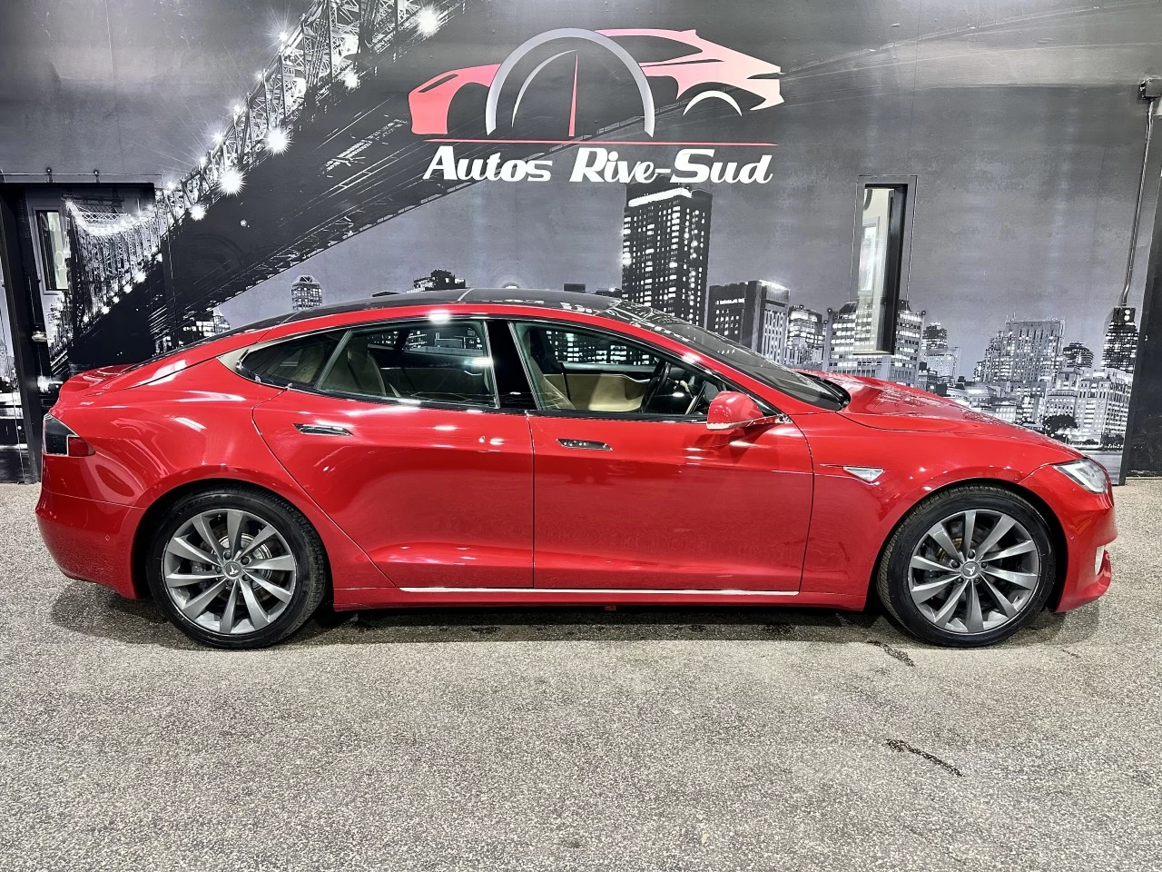 2016 Tesla S 70D AWD BAS KILO Image principale