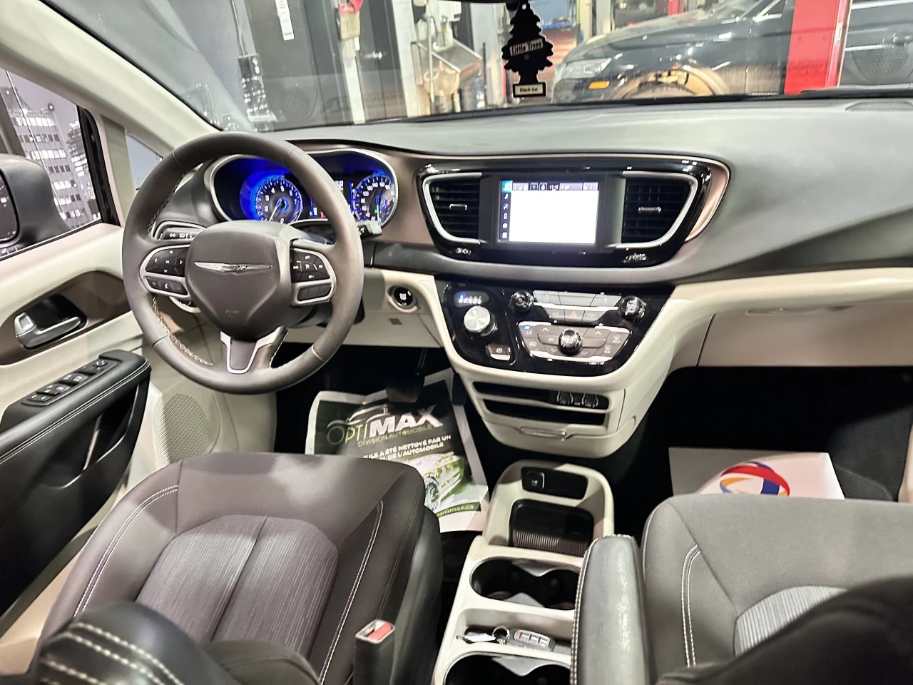 2024 Chrysler Grand Caravan SXT STOW N GO Image principale