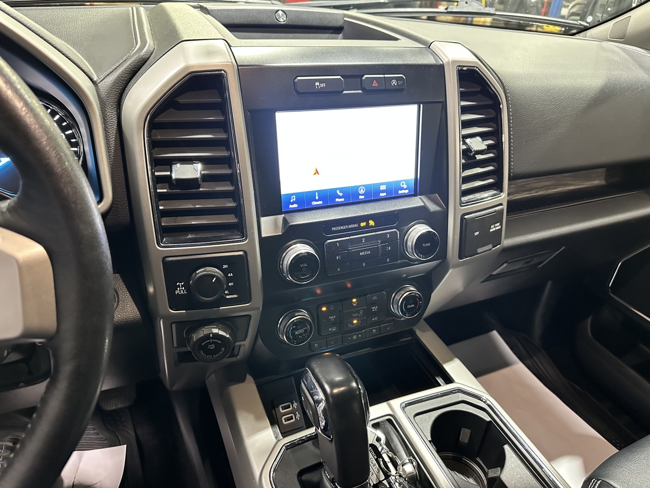 2019 Ford F-150 LARIAT 4X4 CREW FULL CUIR NAV Main Image