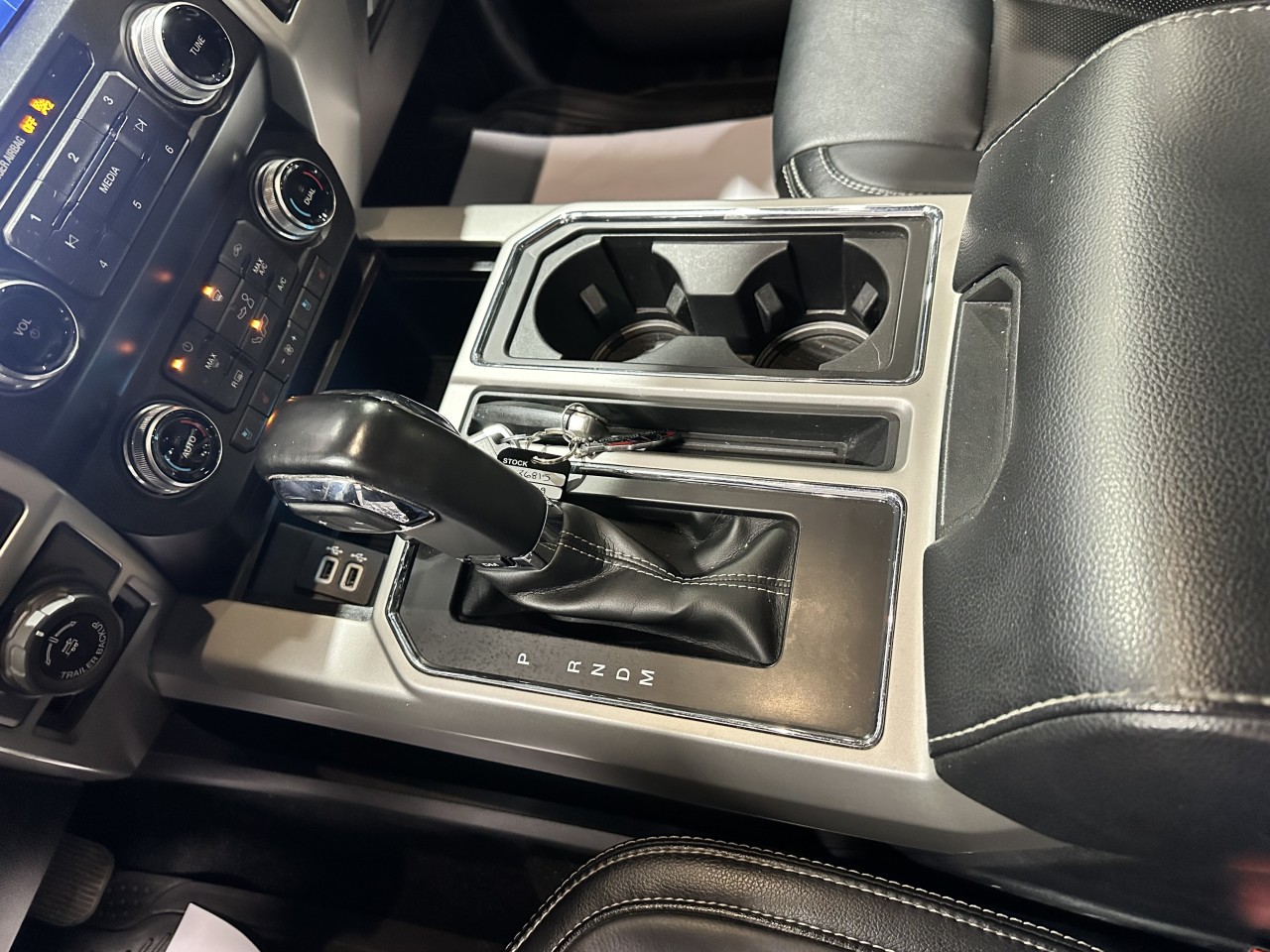 2019 Ford F-150 LARIAT 4X4 CREW FULL CUIR NAV Main Image