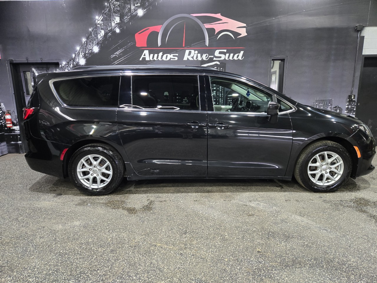 Chrysler 2019 Pacifica Touring V6 PORTES ELECTRIQUES