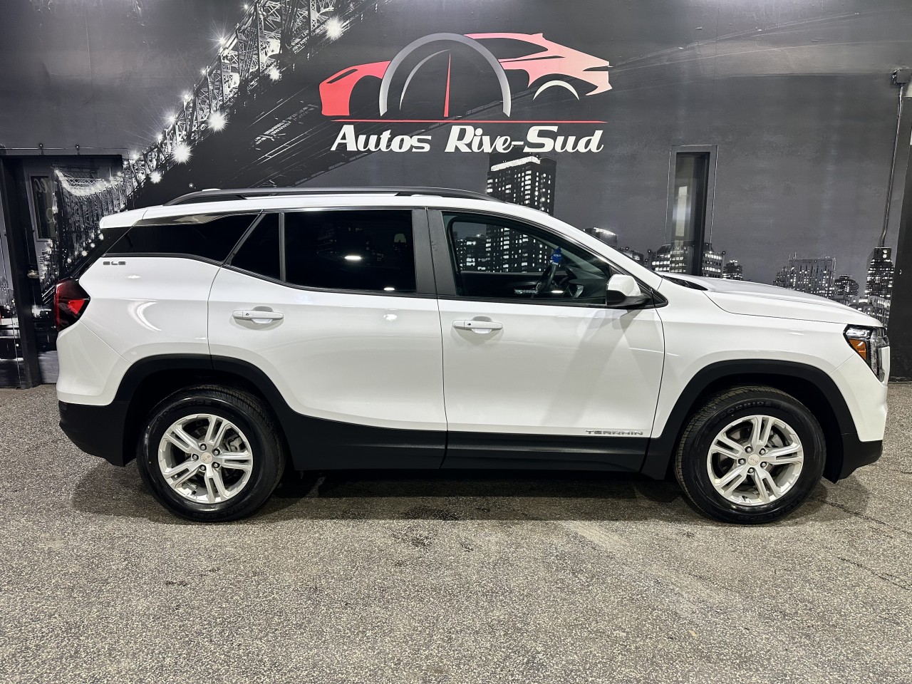 GMC 2023 Terrain SLE AWD IMPECCABLE BAS KILO