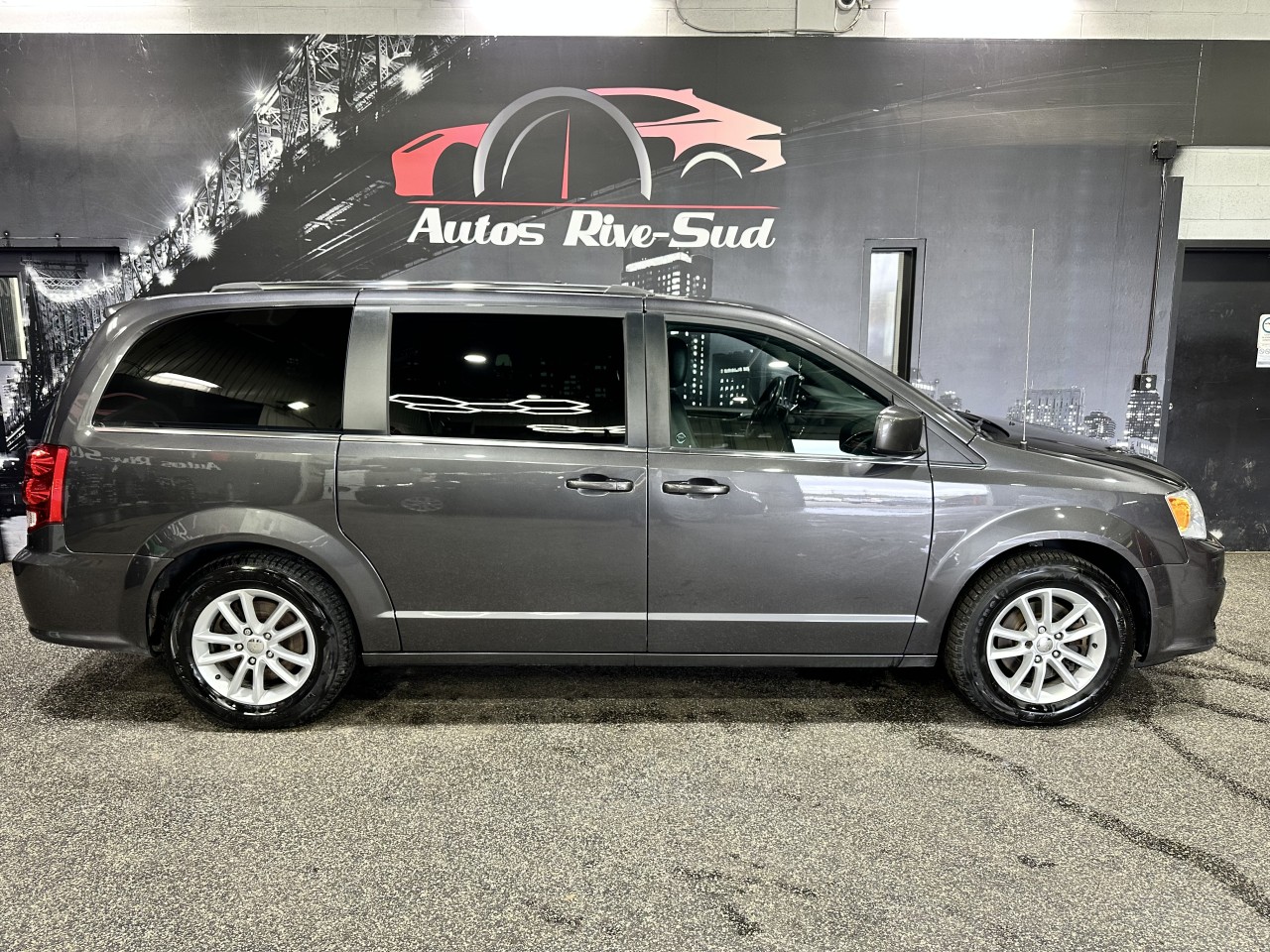 Dodge 2020 Grand Caravan Premium Plus STOW N GO *DVD*