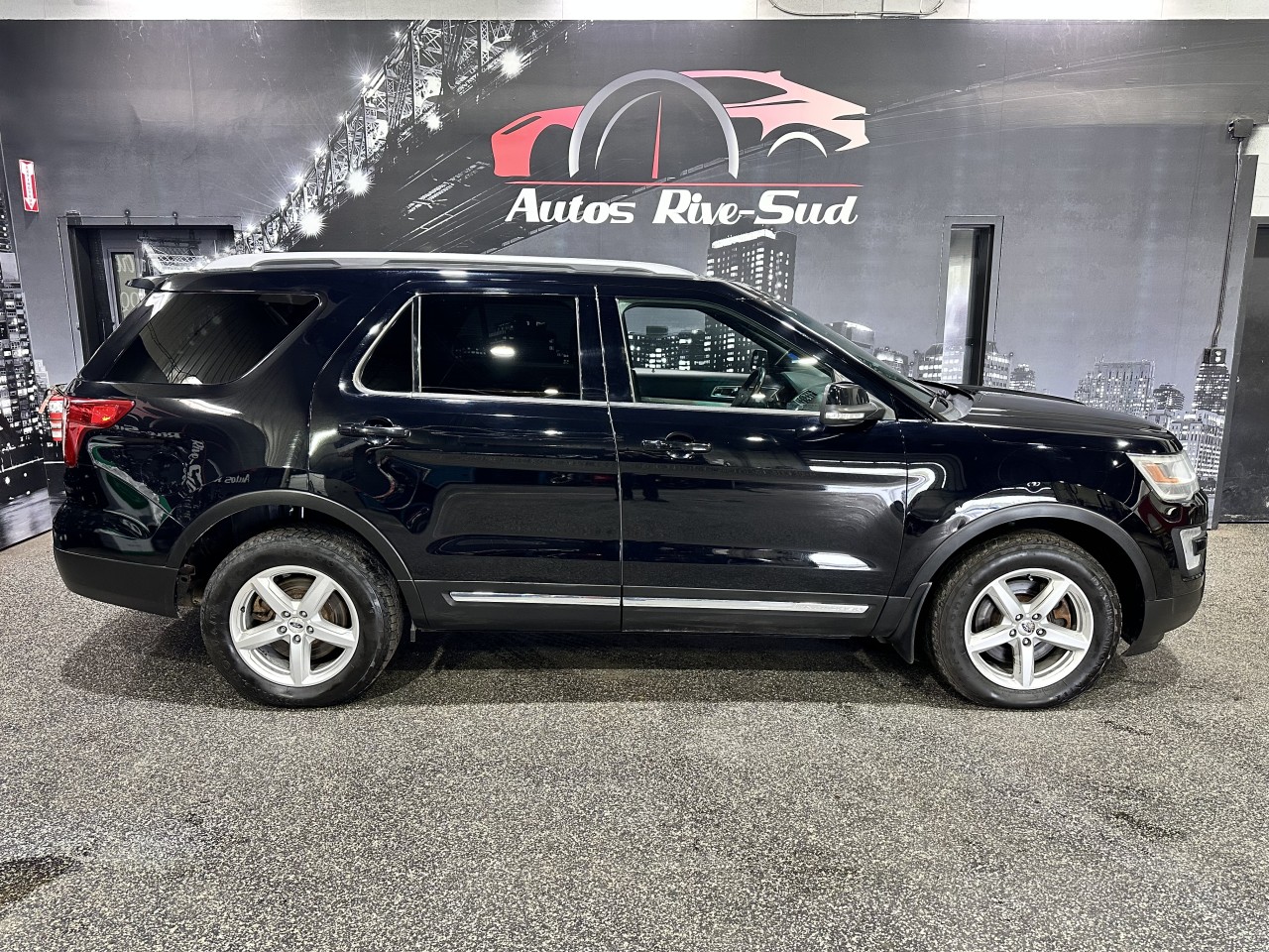 Ford 2017 Explorer XLT AWD