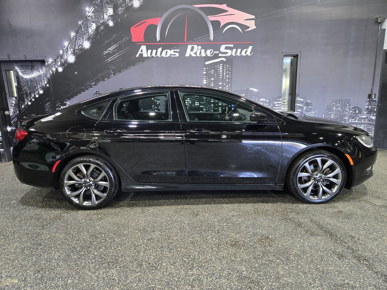 Chrysler 2015 200 S V6